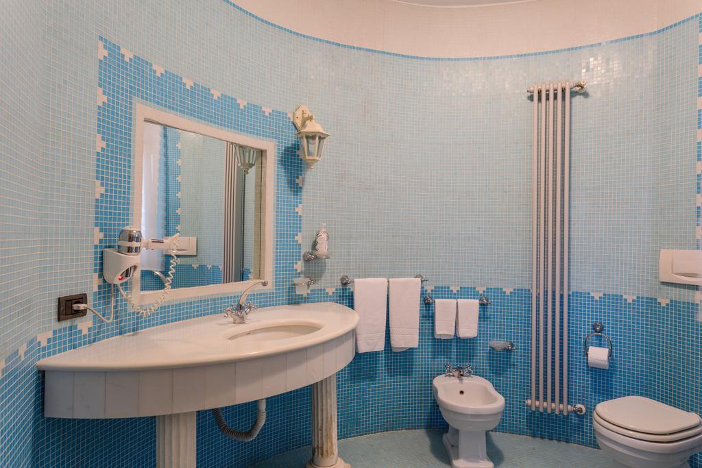 La Nuit Bed and Breakfast Μπάρι Δωμάτιο φωτογραφία